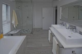 Cozy and Stylish Retreat in the Heart of Sandton - Fourways - 2
