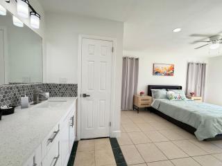Dreamy paradiseCharming House Pool View Captivate - Lehigh Acres - 1