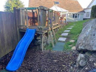 Family holiday home in Benllech with hot tub - 4