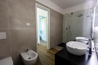 Perla sul mare con giardino - 9