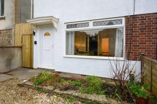 LITTLE COTO Fully Equipped South West Home By StayStaycations - Bristol - 8