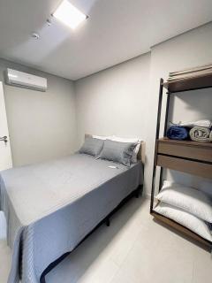 Refúgio Perfeito no Boqueirão: Apartamento Moderno a 100m da Praia com Sacada Gourmet e Piscina! - Praia Grande - 6