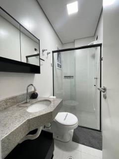 Refúgio Perfeito no Boqueirão: Apartamento Moderno a 100m da Praia com Sacada Gourmet e Piscina! - Praia Grande - 3