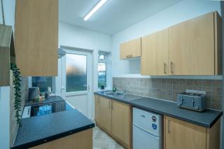 NEW Stylish York Home Sleeps 7 Parking & Garden - 5