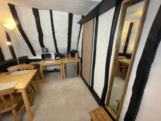 White Rose Getaway in Historical Cottage - Horseheath - 4