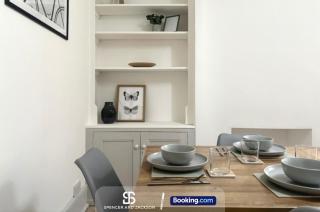 4 Bed Spacious Oxford House Near The City Centre By Spencer and Jackson Short Lets & Serviced Accommodation - Oxford - 4