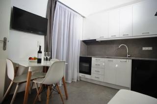 Escape - Central Old Town Apartment - 7