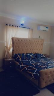 Dee'n'Bee Apartment - Lagos - 0