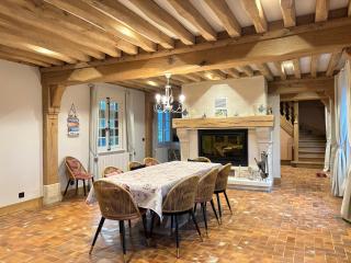 Chant des mouettes Maison rénovée spacieuse tout confort grand jardin belle terrasse aménagée parking 8 personnes 4 sdb 5 wc à 10 mn à pied de la mer Port en Bessin tous commerces restaurants proche Omaha Beach - Port-en-Bessin-Huppain - 7