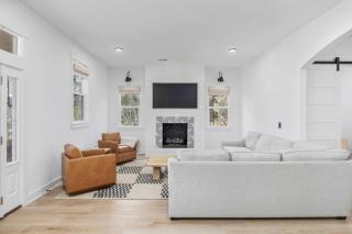 Low Country Lux - Pool, Pickleball, Golf Cart to Beach - Pawleys Island - 5