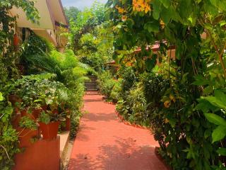 Harbor Court Beach Resort - Vagator - 8