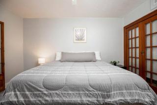 Historic Avenues Two Bedroom Suite - 6