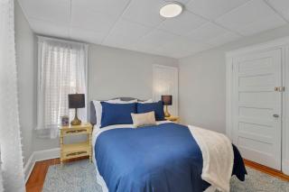 West Hartford Center- Charming New England Apt - 4