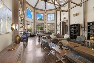 Modern Oasis 2 Bedrooms, 2 Baths Pool - 5