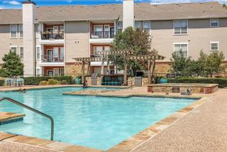Modern Oasis 2 Bedrooms, 2 Baths Pool - 1
