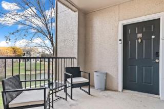 Designer Space 2 Beds, 2 Baths Pool - Haltom City - 3