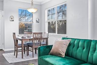 Sleek Retreat 2BR, 2BA Pool Access - 6