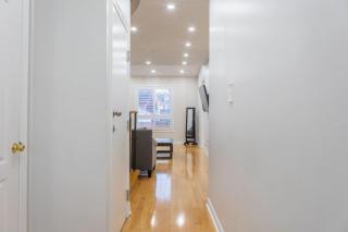 Beautiful Home by Toronto in Central Location - 7