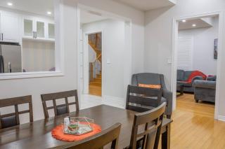Beautiful Home by Toronto in Central Location - 4