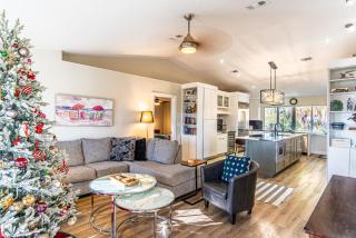 Canal home with pool, kayaks, private dock, firepit sleeps 9 - 3