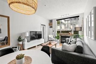 Comfy 1BR, Sleeps 4 Air Con, Walk to Everything - 3