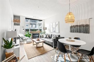 Comfy 1BR, Sleeps 4 Air Con, Walk to Everything - 5