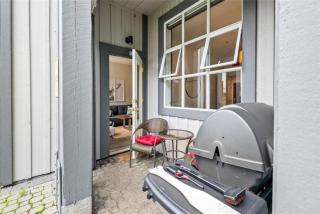 Comfy 1BR, Sleeps 4 Air Con, Walk to Everything - 6