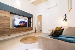 Rabbit Hole - Sliema - 9