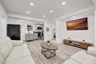 Banyan St 2BR 1BA off Las Olas- Steps to Beach unit 4 - Fort Lauderdale - 0