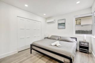 Banyan St 2BR 1BA off Las Olas- Steps to Beach unit 4 - 8