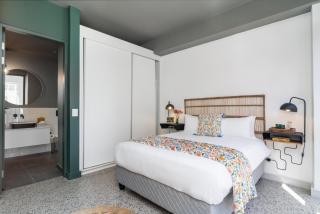 Urban Boho 1 Bed Retreat - 6