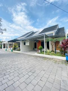 Homestay Griya Manggisan - - 5
