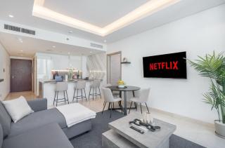 Luxury Apt with Full Burj Khalifa Skyline Views - 6