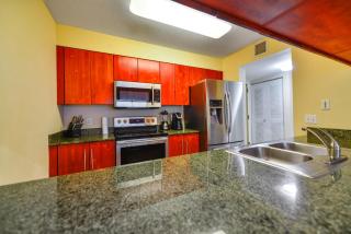 Relax & Live The Miami Exp in Our Comfy Condo - 7