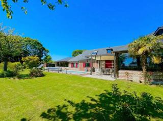 La Villa Normande - Piscine - Jaccuzzi encastré - WIFI Fibre - 6 chambres - 4 TV 4K - Jeux Enfants - Luxe - 4