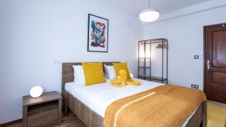 Elegant 3BR in Downtown Porto w AC by LovelyStay - Oporto - 1