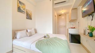Warm and Simply Look Studio Apartment Tokyo Riverside PIK 2 By Travelio - 7