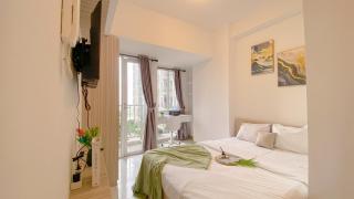 Warm and Simply Look Studio Apartment Tokyo Riverside PIK 2 By Travelio - 9