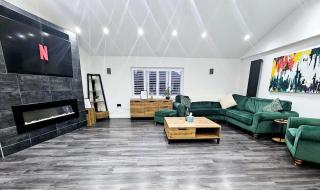 The Penthouse Tamworth Spacious 3 Bedroom Apartment in the town centre - Tamworth - 0