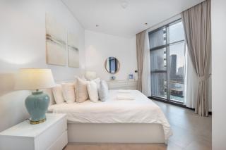 Water Front Apartment, Burj Khalifa Views - 9