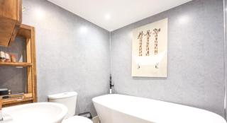 The Penthouse Tamworth Spacious 3 Bedroom Apartment in the town centre - 8