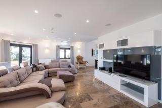 Villa Horizon Grande - Stunning Luxury villa great location sleeps 16 - Porches - 2