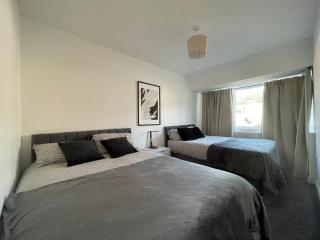 Spacious and Modern Home in Woodhouse - Sleeps 10 - 9