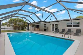 Adventure Awaits! Heated Pool and Pet-Friendly - Casa Coronado - Roelens - Cape Coral - 0