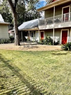 Amazing Studio at Red Owl Courts - Smithville - 2