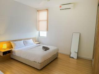 Relaxing 3BR Family Home near Zoo with Netflix WiFi - Tupai - 3