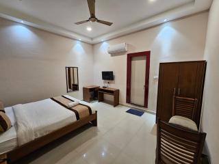 Devki Grand Hotel - 2