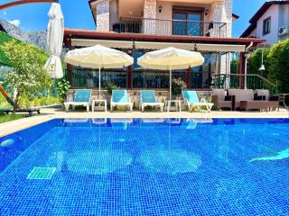 Centrally Located Very Large Villa W Pool Jakuz and Car Park - Fethiye - 4