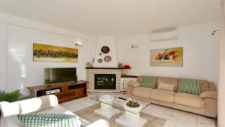 Villa Den, private pool viilla, Sleeps 6 adults and 2 children, CD 304 - Cleverdetails - Vilamoura - 5
