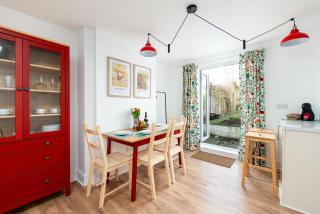 Extended Stays-Parking-Sleeps5-By FabAccommodation - Bristol - 8